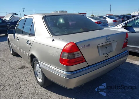 1997 Mercedes-Benz C 230 z USA, uszkodzony, nr VIN WDBHA23E2VF539578